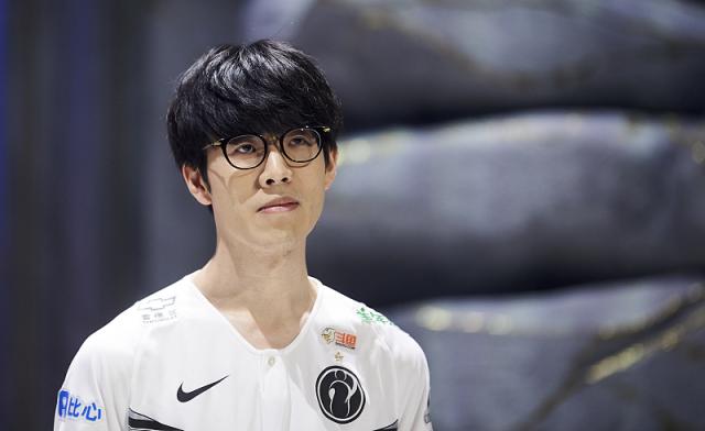 前腰与中锋 前腰与中锋